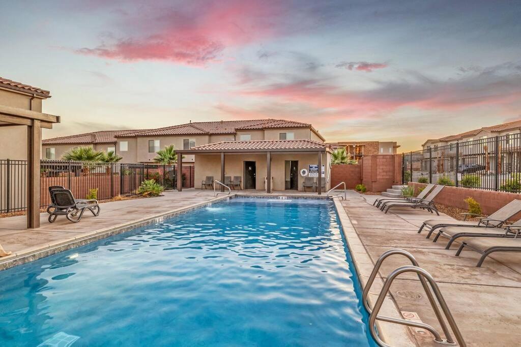 Villa St George, Private Hot Tub/Patio, New Community Washington Exterior foto
